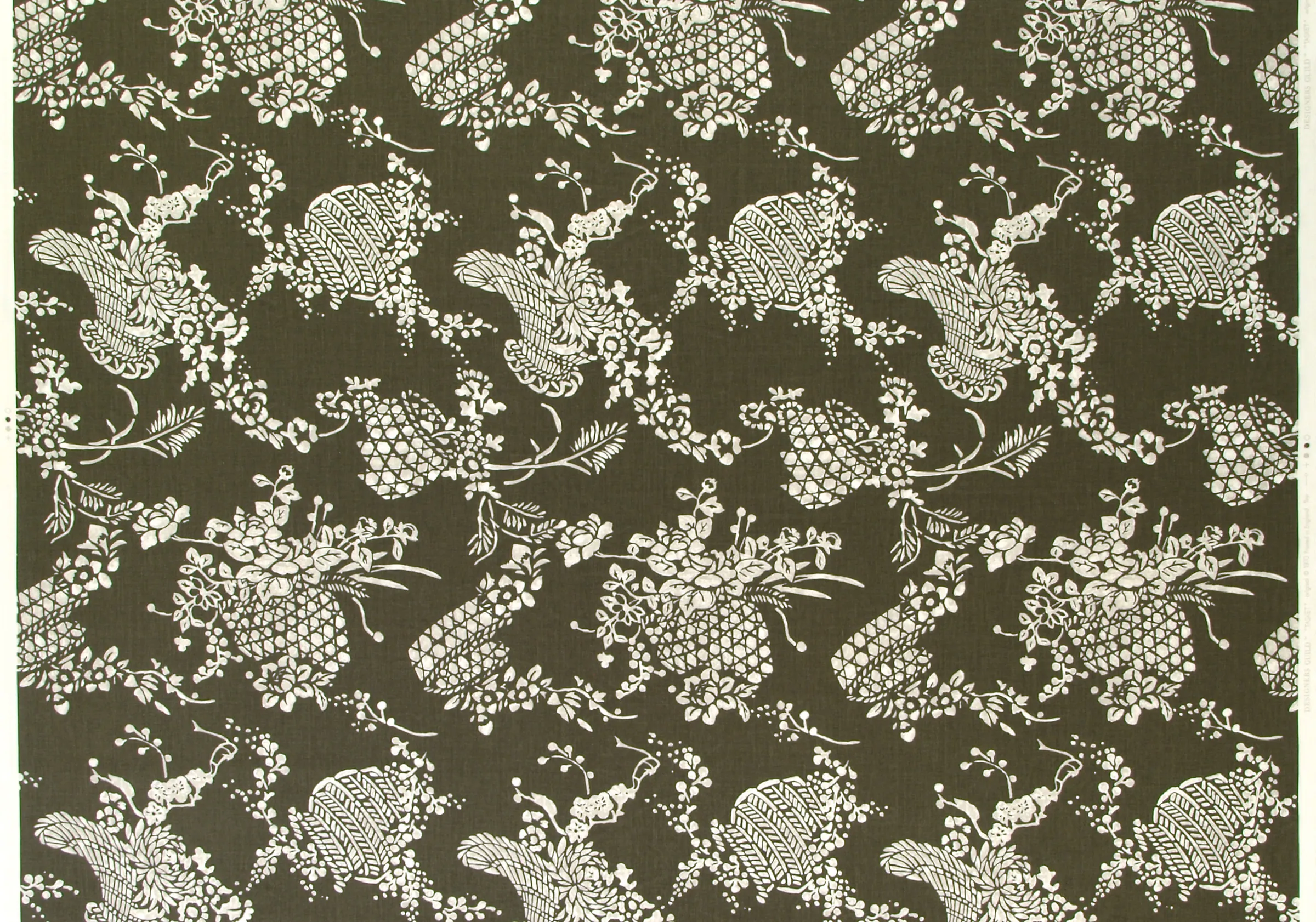 Ткань Designers Guild Archive Vintage Flowers F1372/09