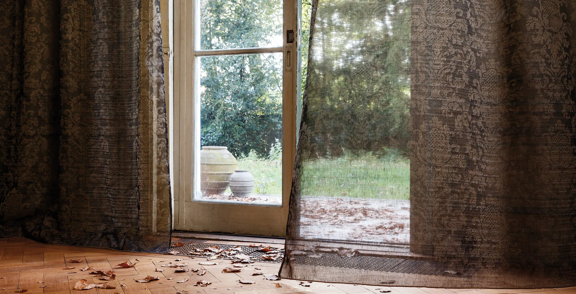 Ткань Christian Fischbacher Collezione Italia a_Fischbacher_Fabric_Damaskus