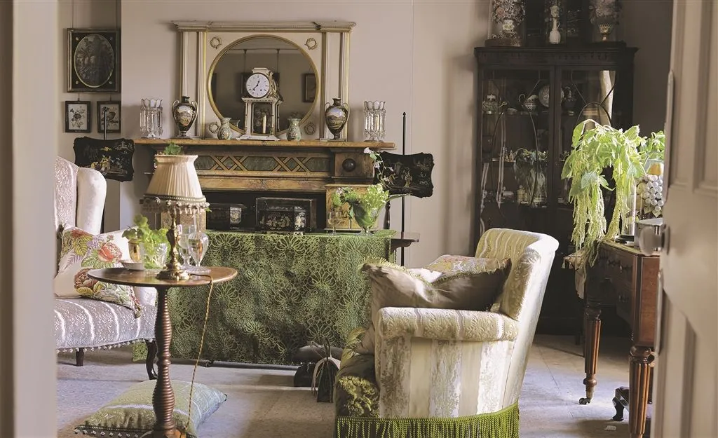 Ткань The Royal Collection Cabochon Fabrics 15328