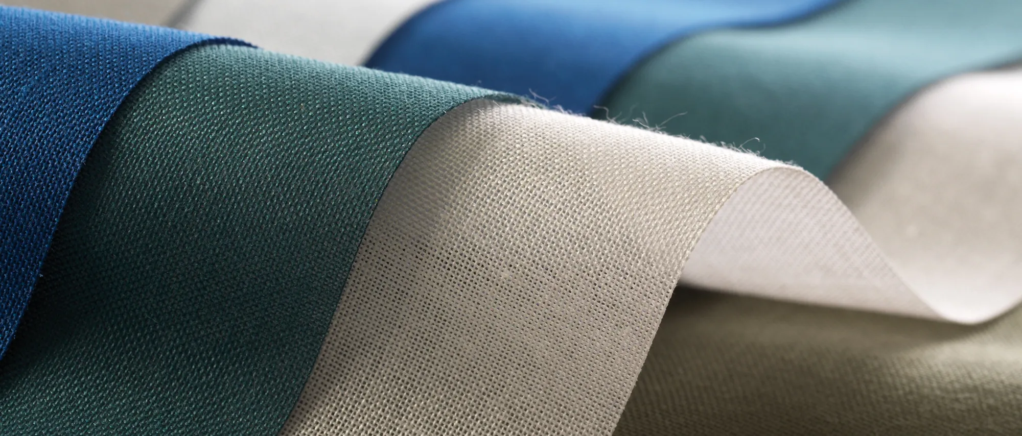 Ткань Silent Gliss Transparent Colorama-1