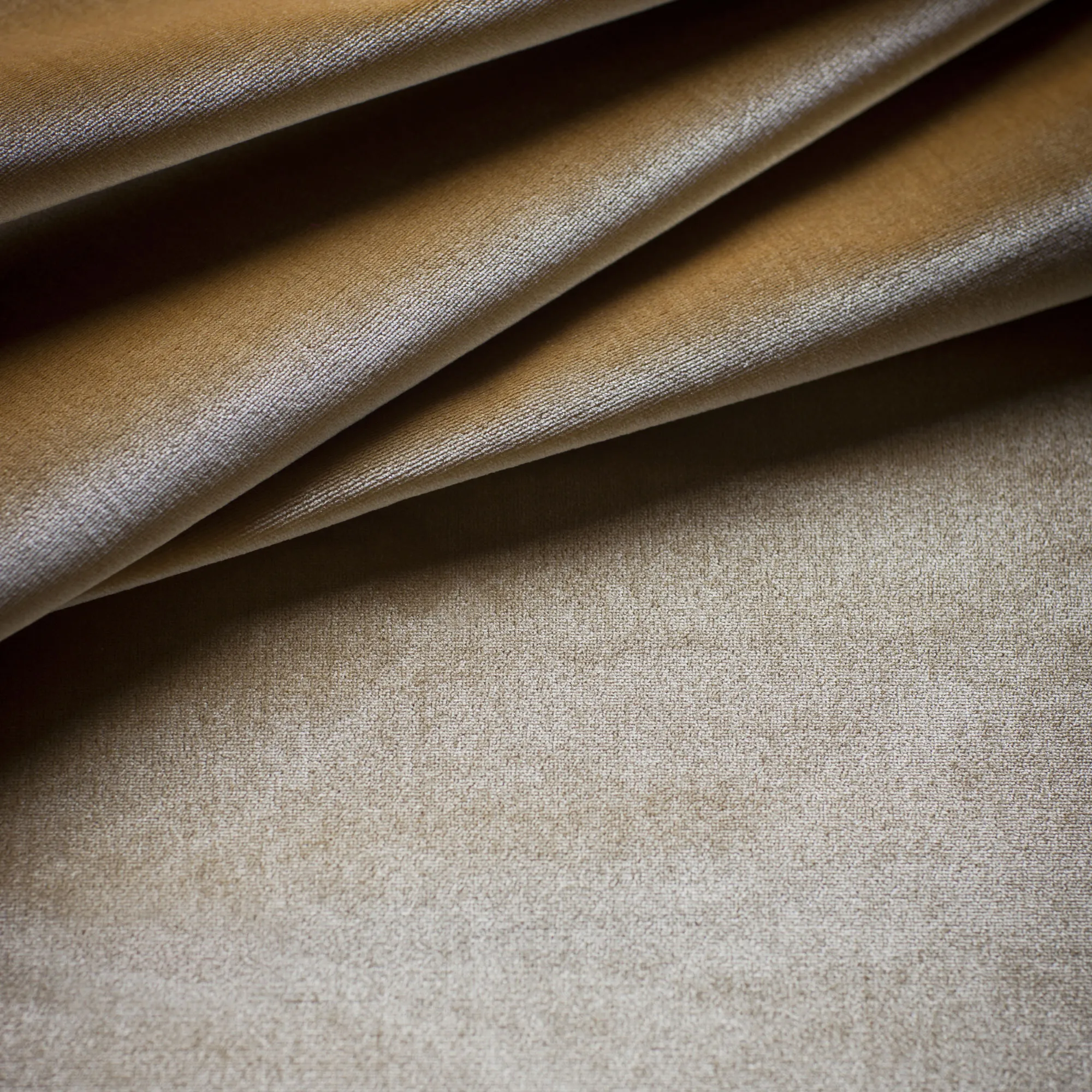 Ткань Beaumont & Fletcher Capri Silk Velvet Capri-Almond