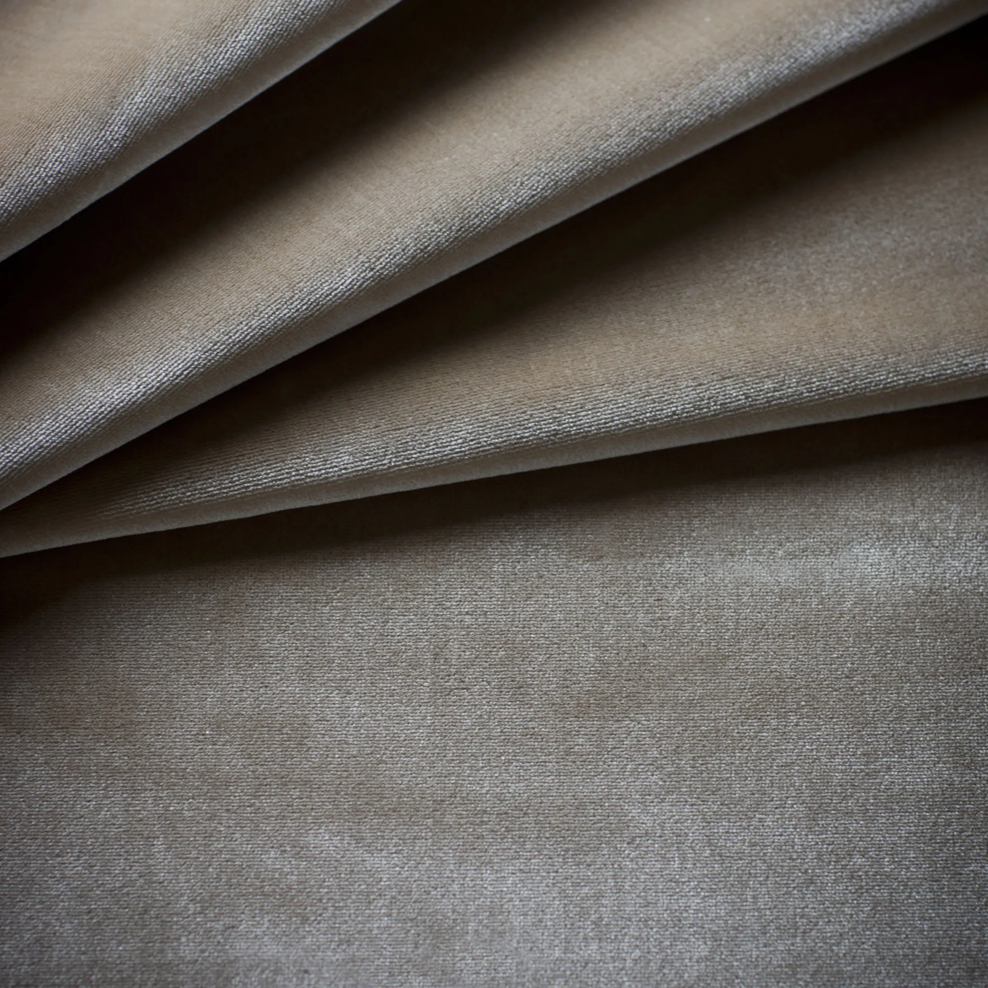 Ткань Beaumont & Fletcher Capri Silk Velvet Capri-Biscuit