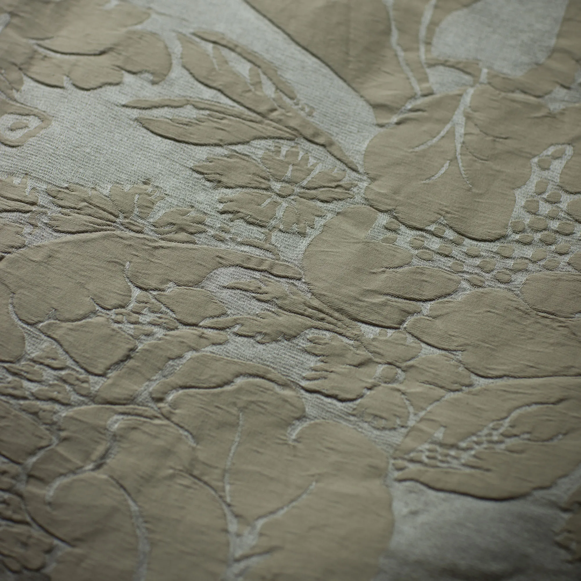 Ткань Beaumont & Fletcher Leonora Damask Leonora-honey-beige