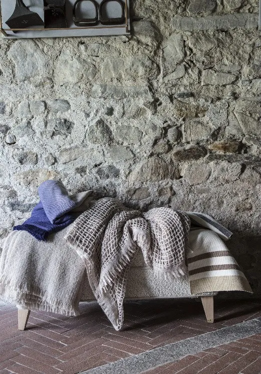 Ткань C&C Milano Isola 1.C ARAMBOLA 2. B AGATELLE WOOL