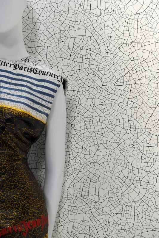 Обои для стен Jean Paul Gaultier Un Monde Parfait 3329-01