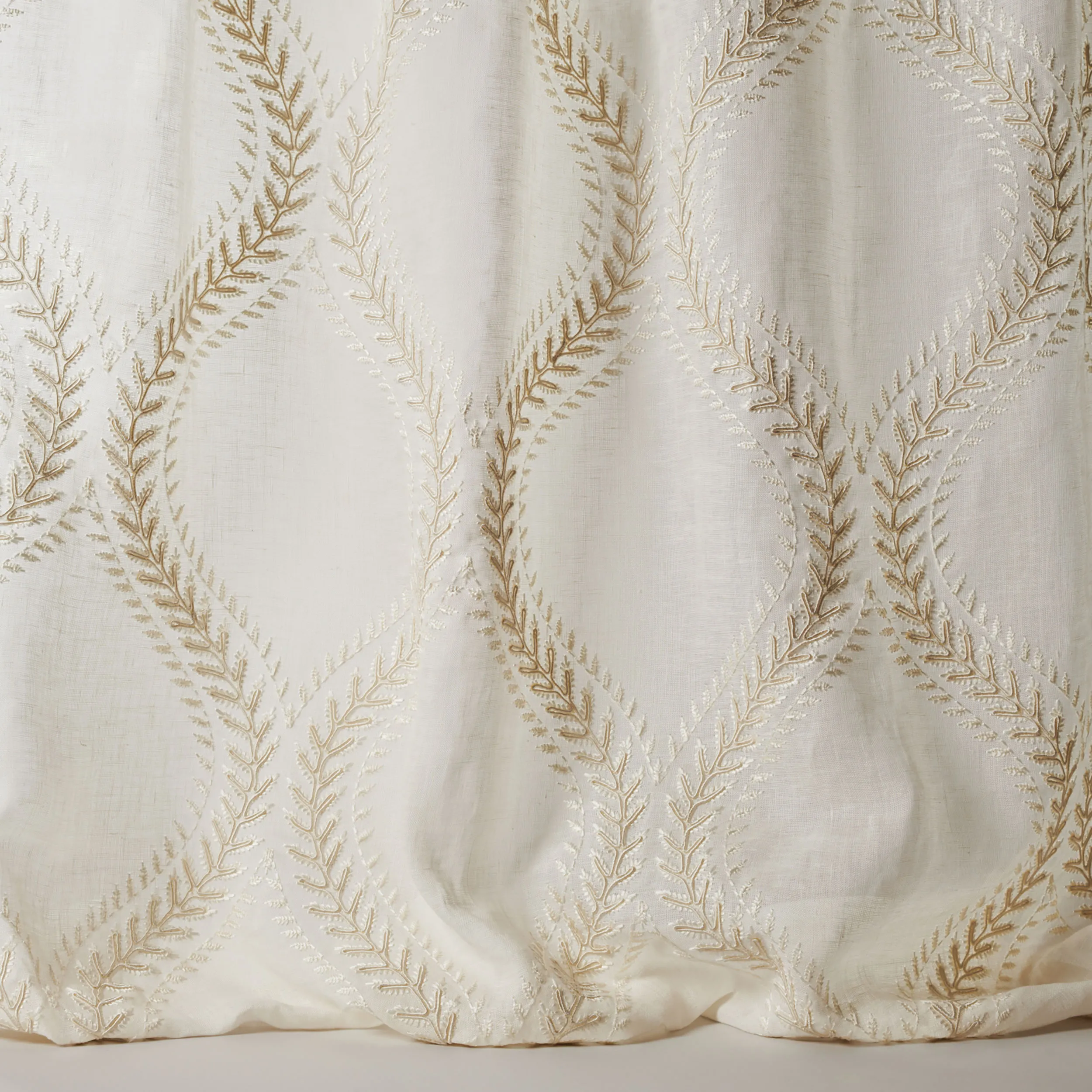 Ткань Colefax and Fowler Oberon Sheers F4714-01