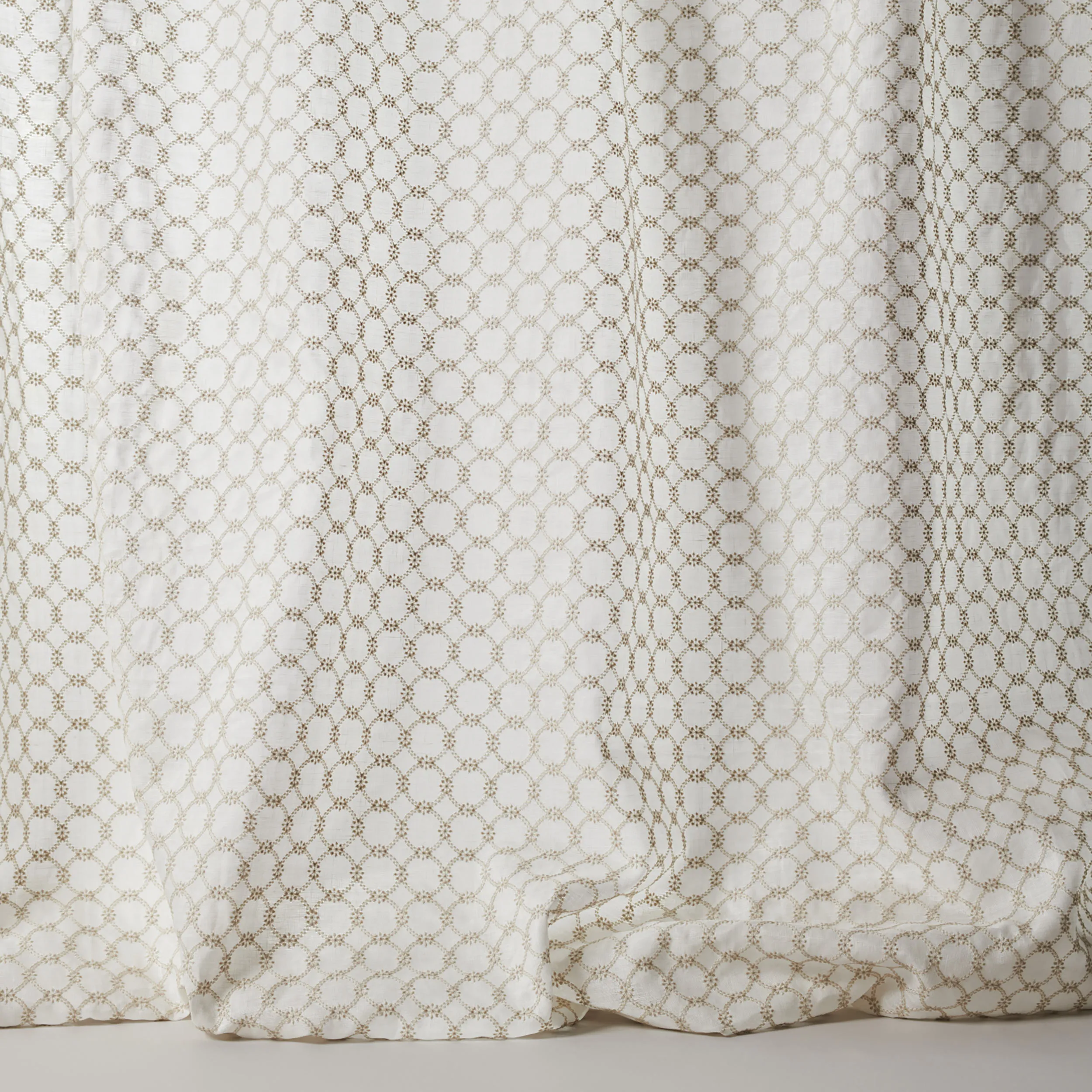 Ткань Colefax and Fowler Oberon Sheers F4733-01