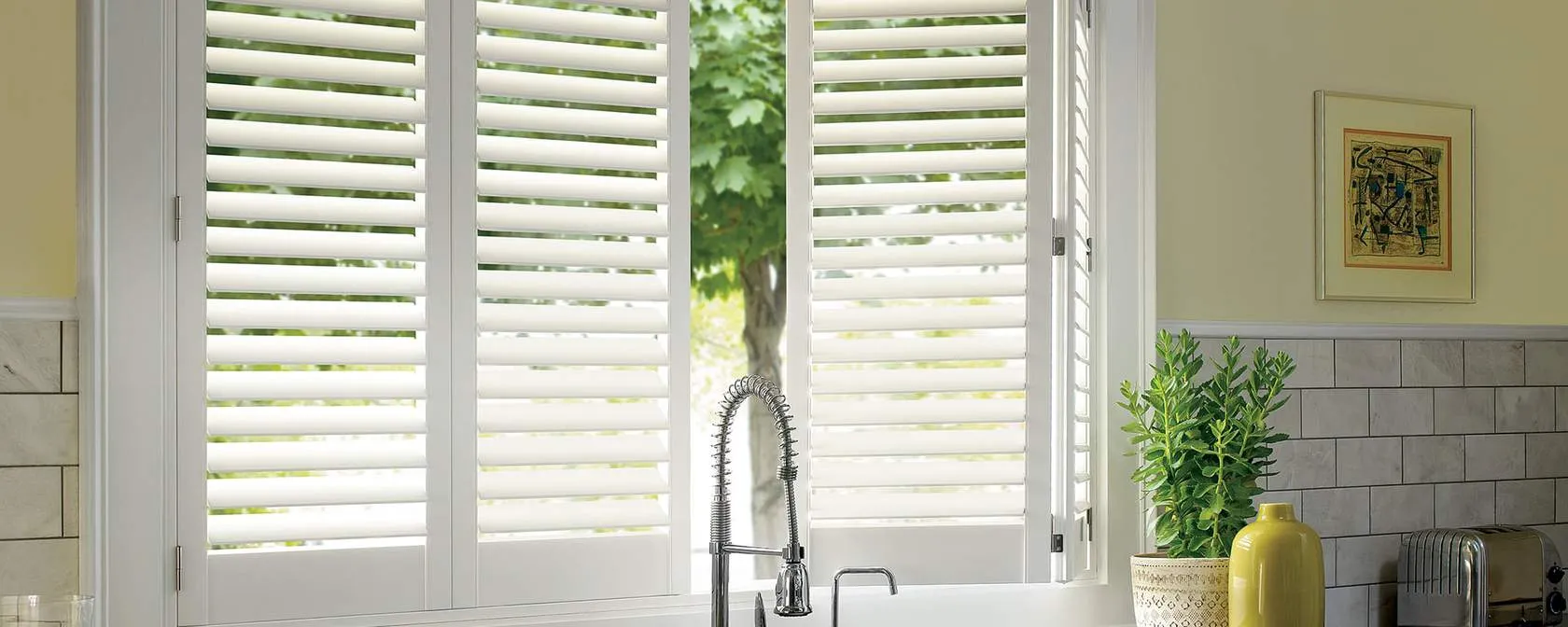 Жалюзи горизонтальные white-shutters-palm-b.80