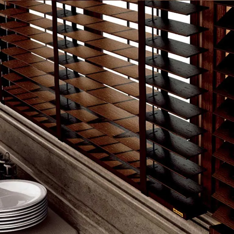 Жалюзи горизонтальные veniwood-classico-05