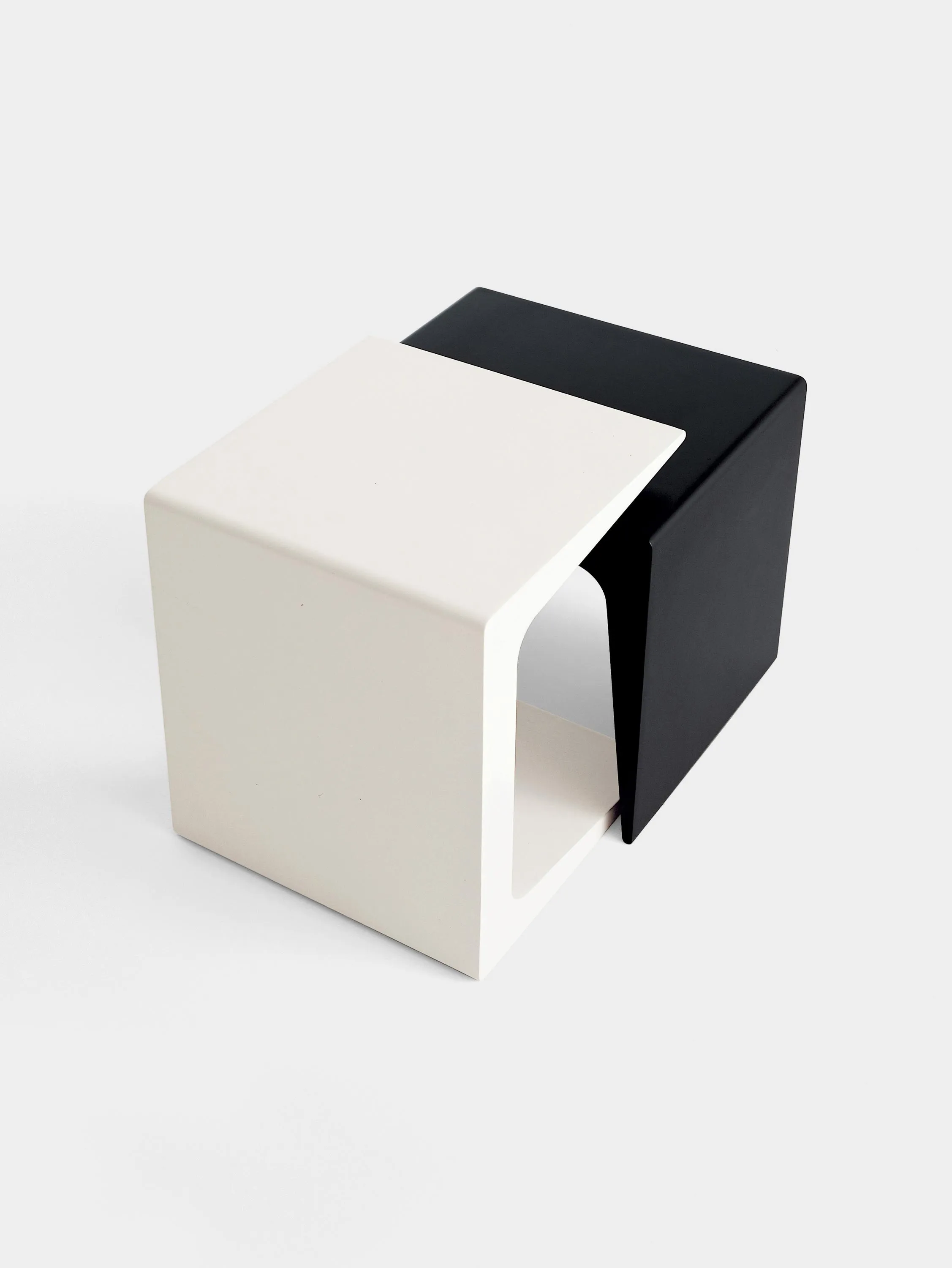 Журнальный столик CU #4