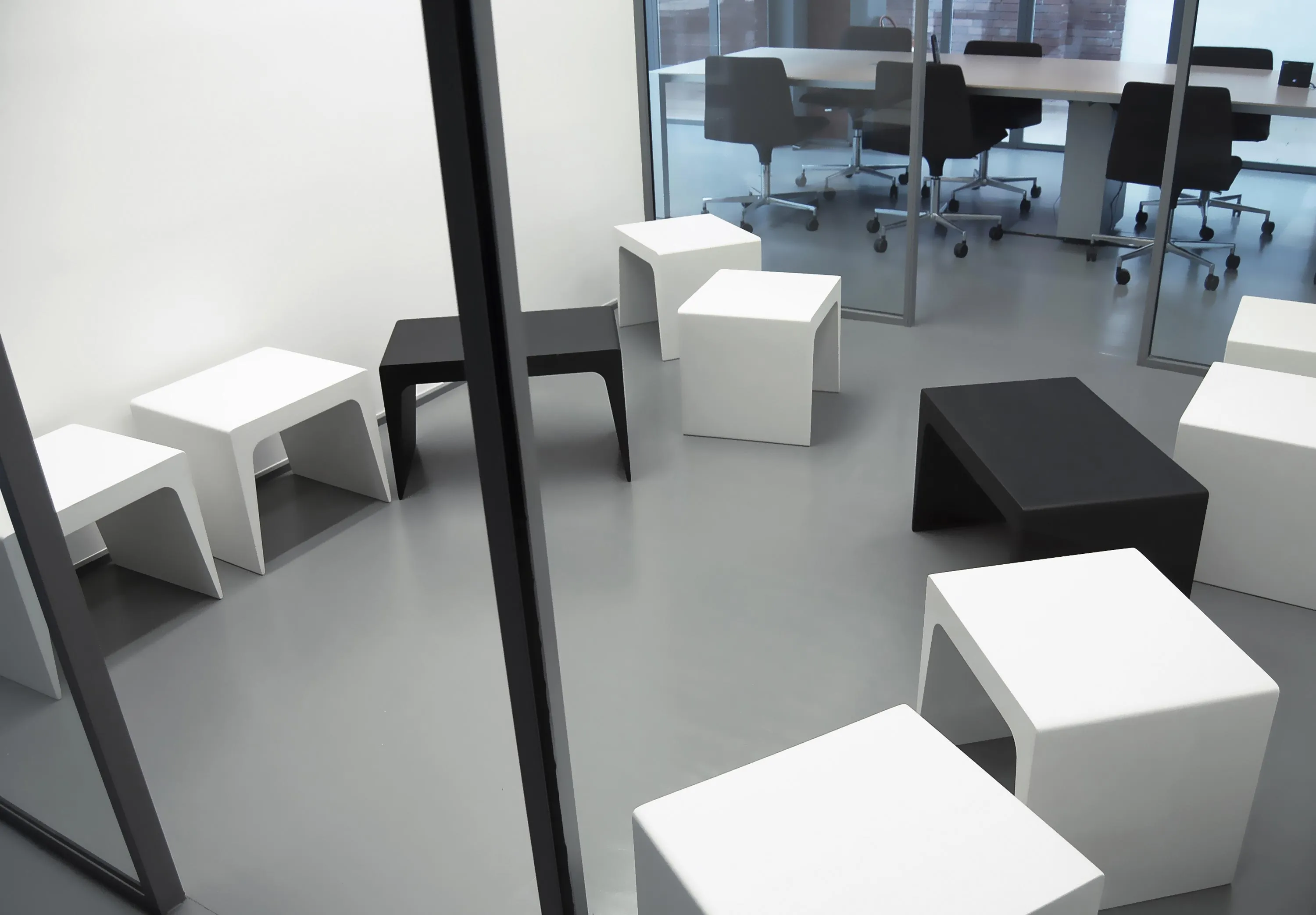 Журнальный столик CU #6