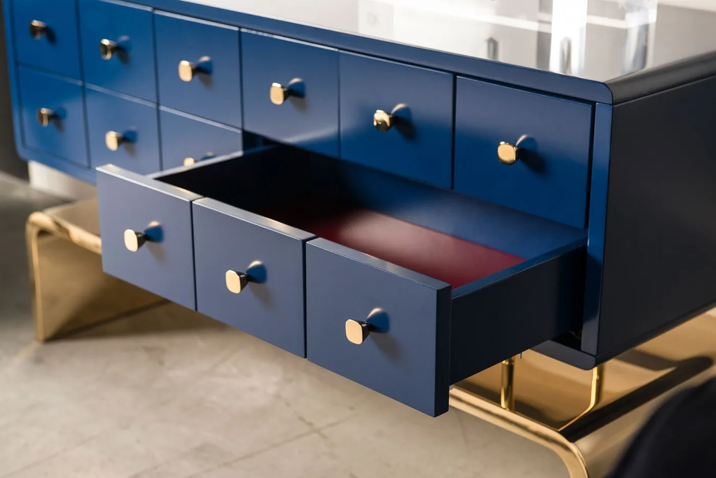 Комод AUSPICIOUS DRESSER #7