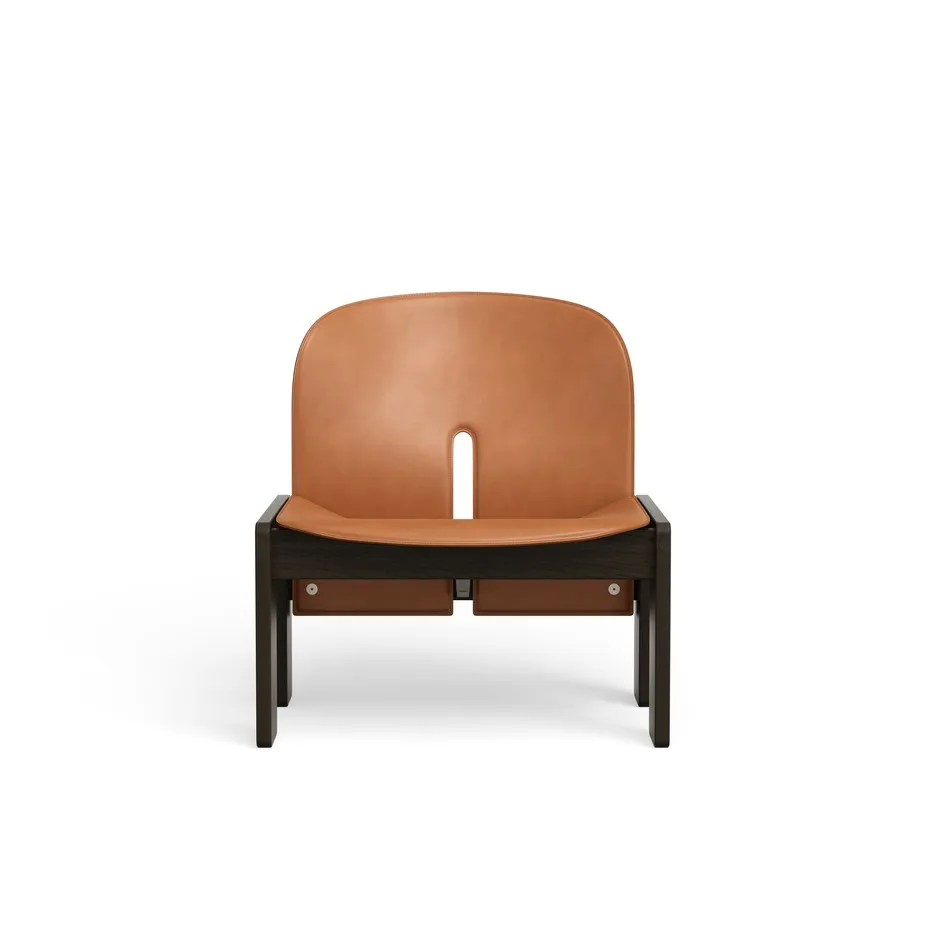 Кресло Scarpa_925_Lounge Chair_Mocca stained ash_Cognac_Leather_Packshot