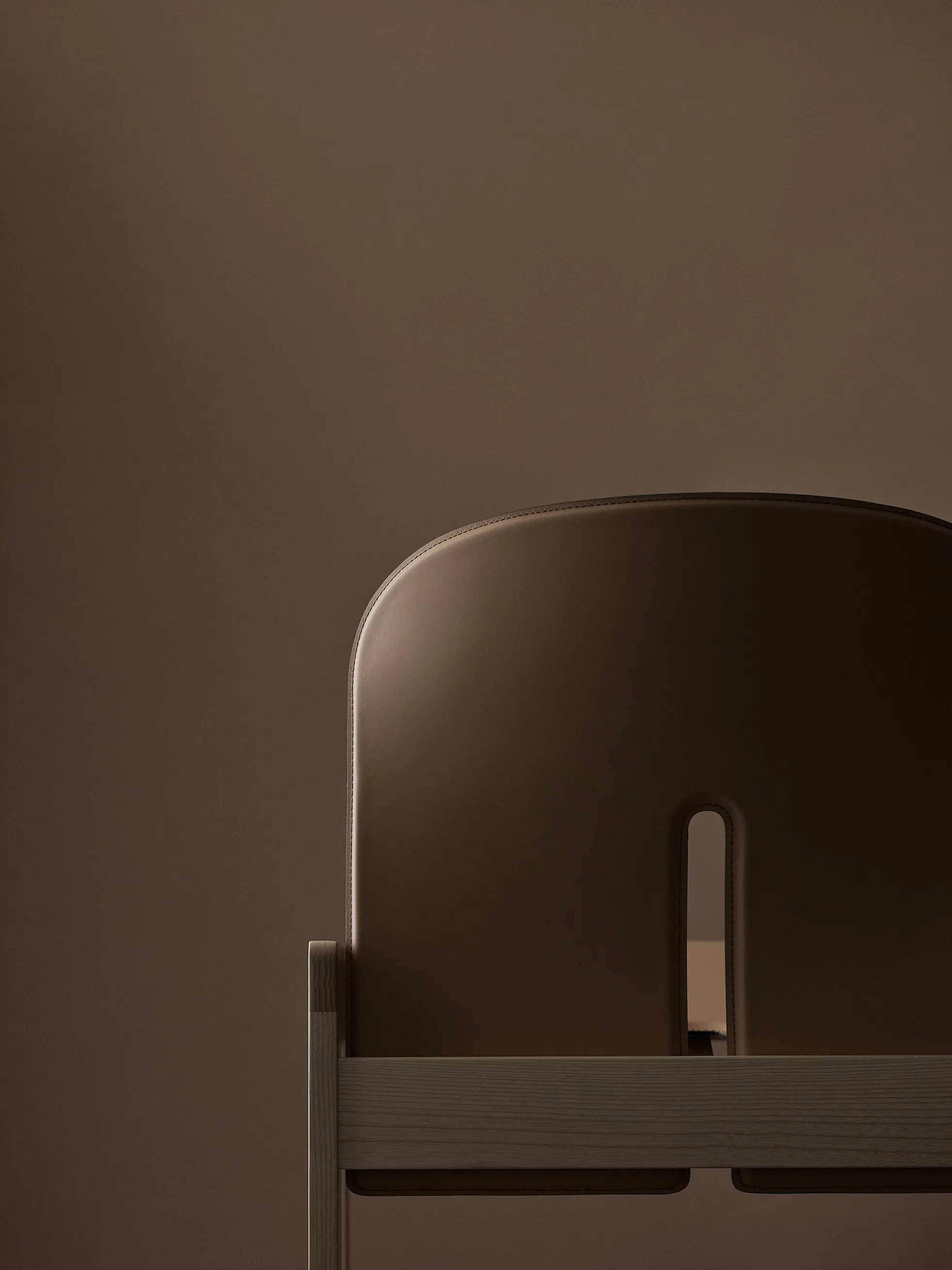 Кресло Scarpa_925_Lounge_Chair_Ash_Mocca_Stained_Naturale_Leather_Packshot #7